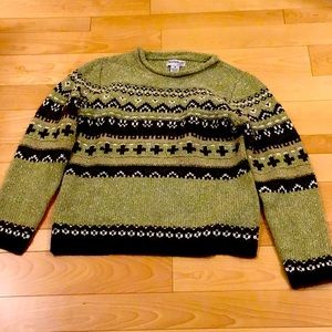 NorthStyle sweater with roll up collar- beautiful pattern size M
